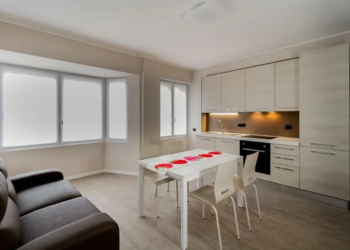 Lake Como Apartments